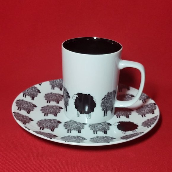 Fitz and Floyd Variations Black & White Sheep Design Cup & Saucer Set of 4 - Picture 3 of 13